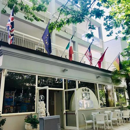 Hotel In เชเซนาติโก ภายนอก รูปภาพ