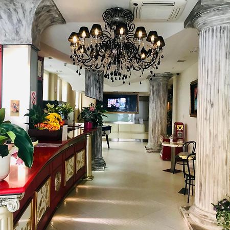 Hotel In เชเซนาติโก ภายนอก รูปภาพ
