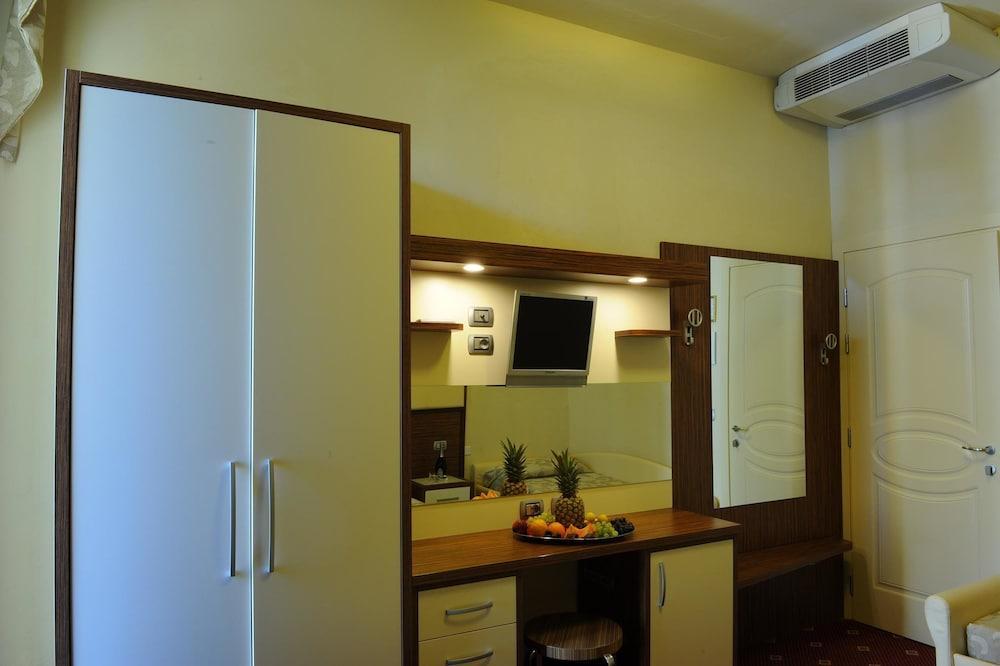 Hotel In เชเซนาติโก ภายนอก รูปภาพ