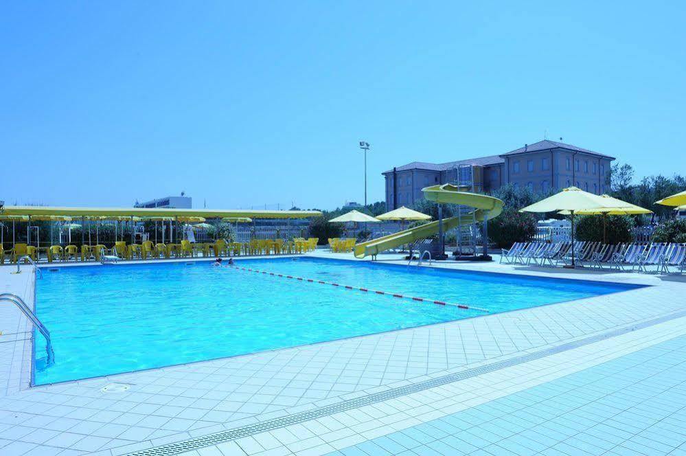 Hotel In เชเซนาติโก ภายนอก รูปภาพ