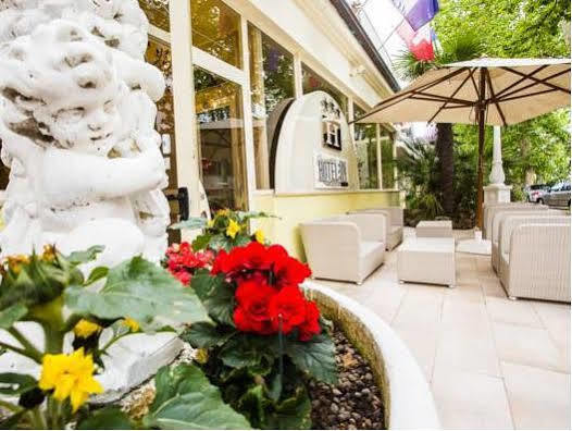 Hotel In เชเซนาติโก ภายนอก รูปภาพ