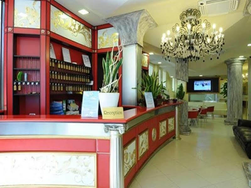 Hotel In เชเซนาติโก ภายนอก รูปภาพ