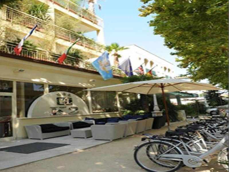 Hotel In เชเซนาติโก ภายนอก รูปภาพ