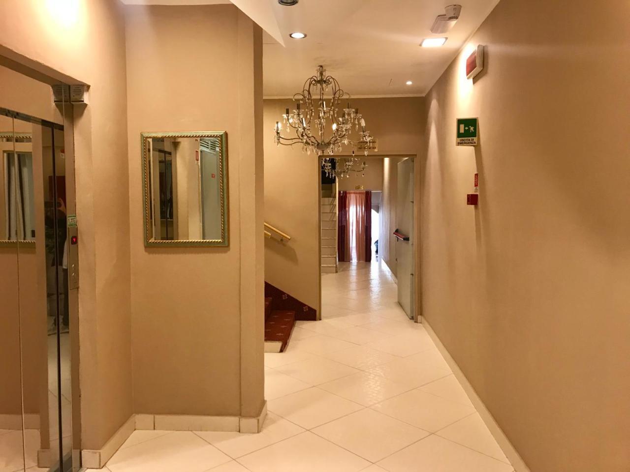 Hotel In เชเซนาติโก ภายนอก รูปภาพ