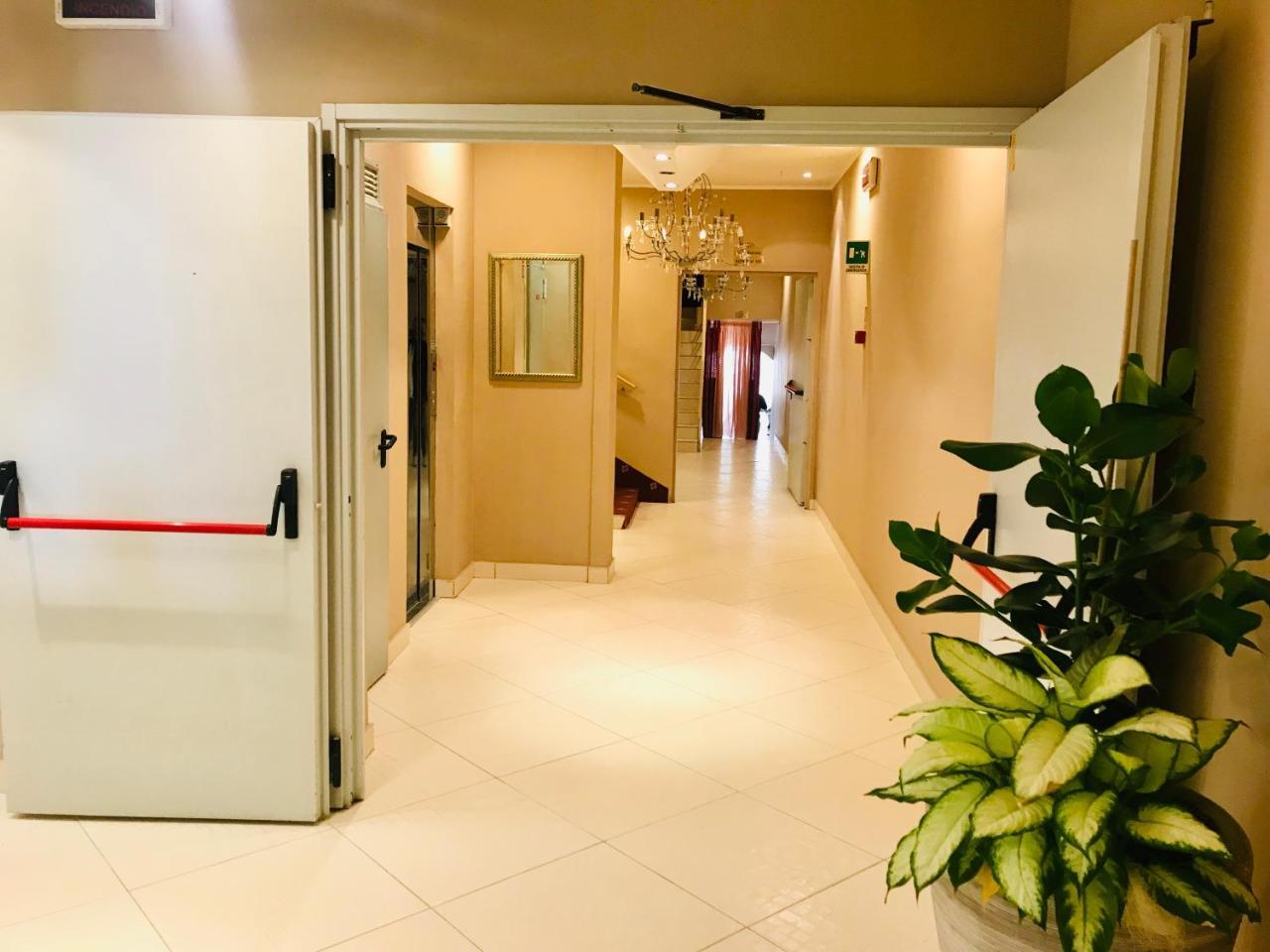 Hotel In เชเซนาติโก ภายนอก รูปภาพ