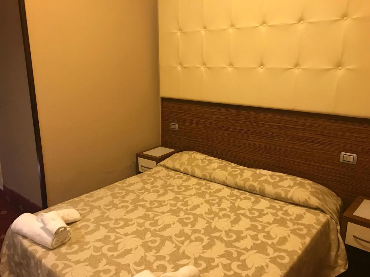 Hotel In เชเซนาติโก ภายนอก รูปภาพ